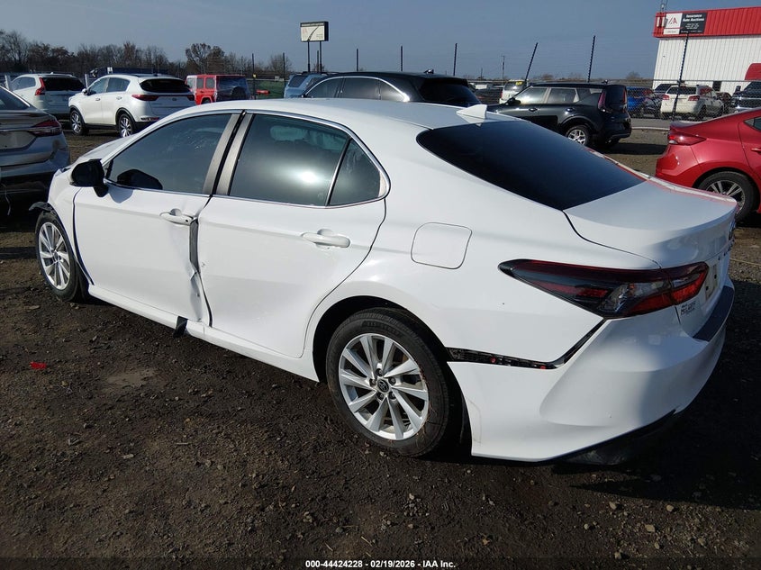 2022 Toyota Camry Le