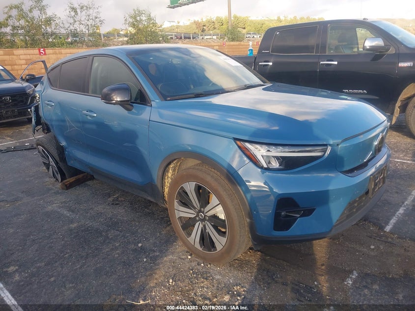 2023 VOLVO C40 RECHARGE PURE ELECTRIC TWIN PLUS