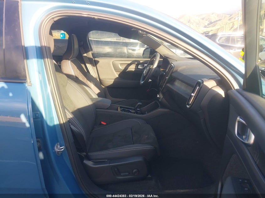 2023 Volvo C40 Recharge Pure Electric Twin Plus