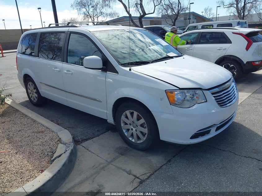 2016 Chrysler Town & Country Touring
