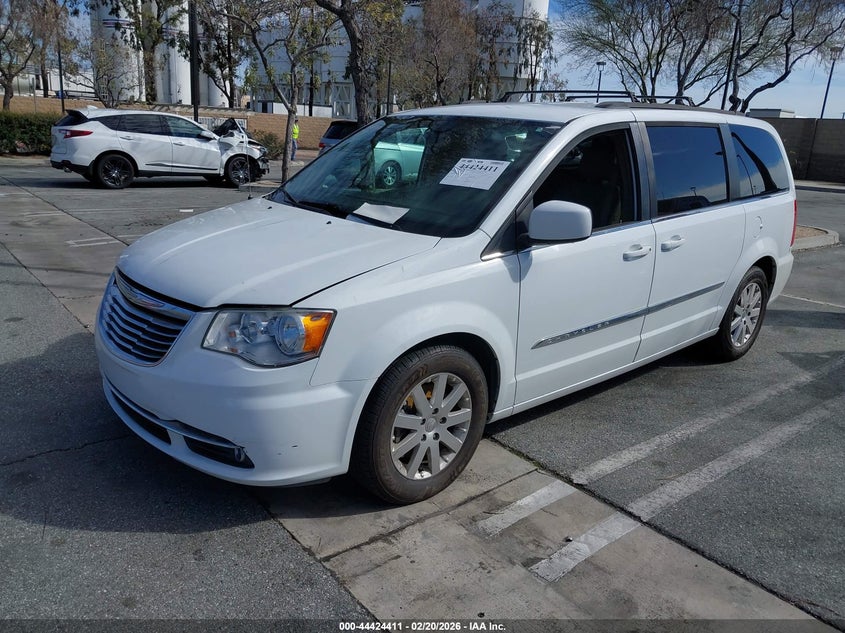 2016 Chrysler Town & Country Touring