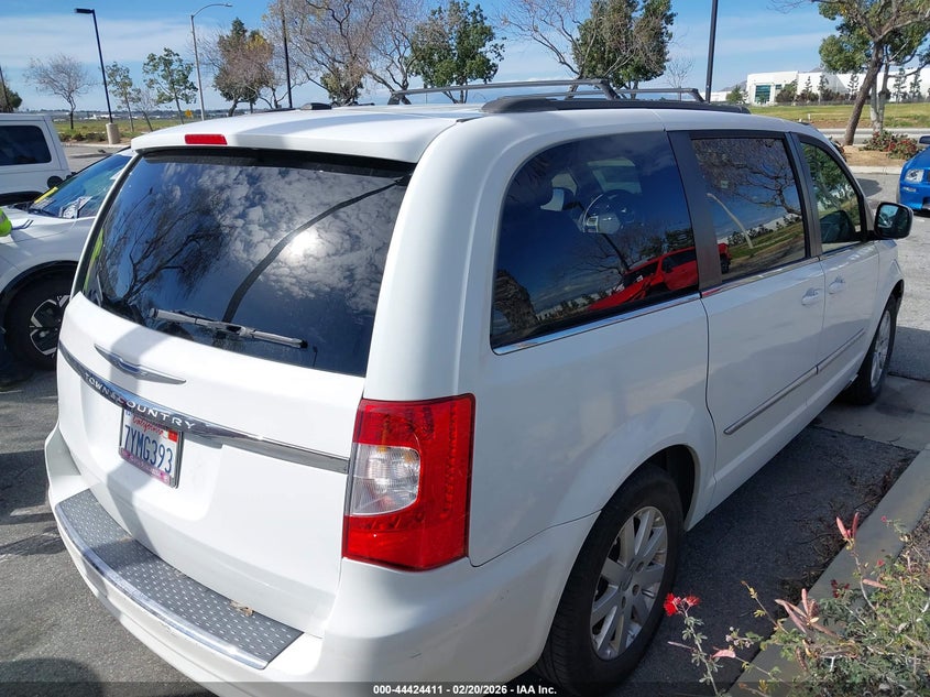 2016 Chrysler Town & Country Touring