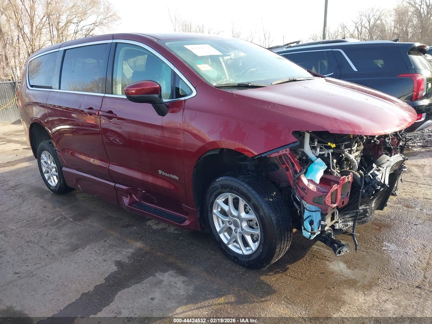 2022 Chrysler Voyager Lx