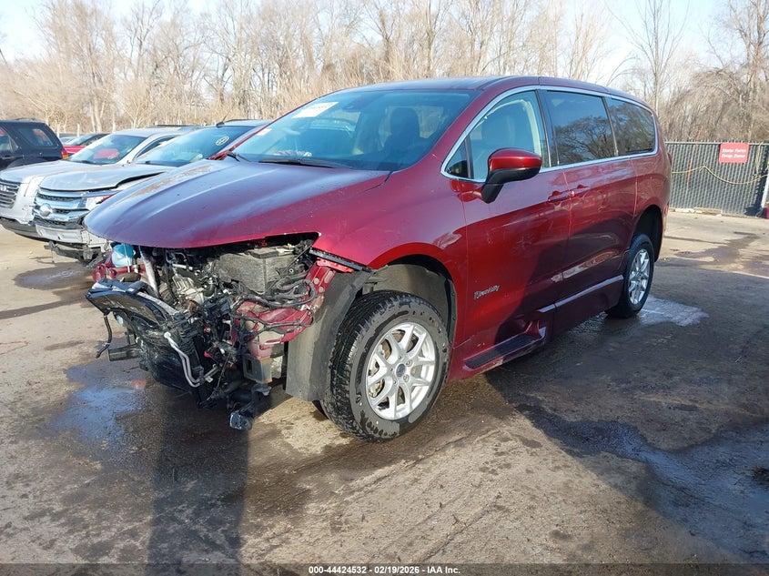 2022 Chrysler Voyager Lx