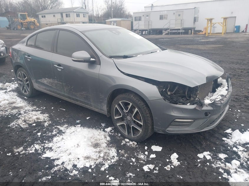 2017 VOLVO S60 T5 DYNAMIC