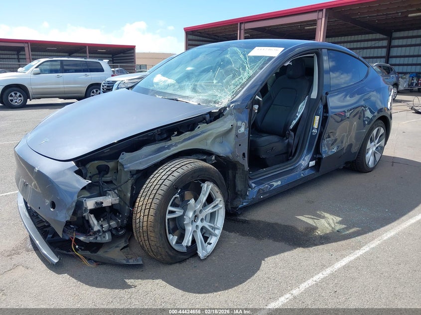 2022 Tesla Model Y Long Range Dual Motor All-Wheel Drive VIN: 7SAYGDEE1NF454652 Lot: 44424656