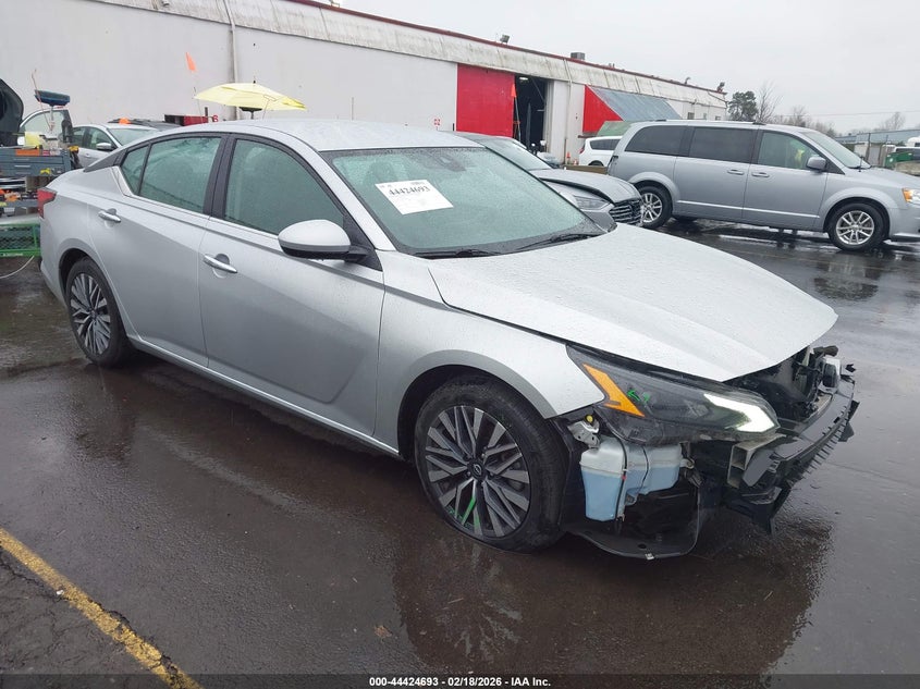 2023 Nissan Altima Sv Fwd