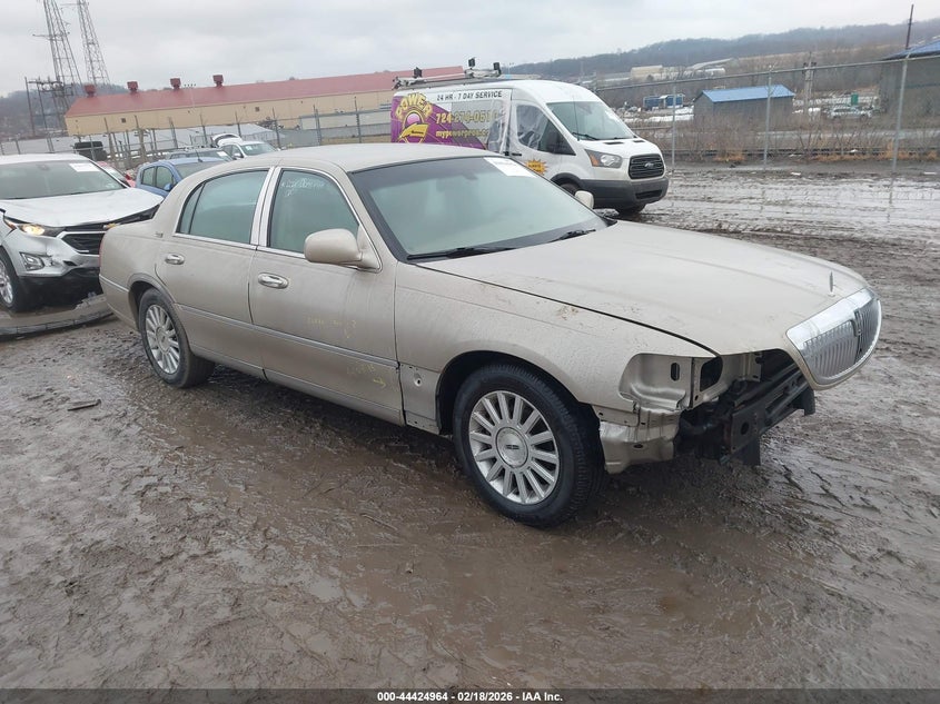 2011 Lincoln Town Car Signature Limited