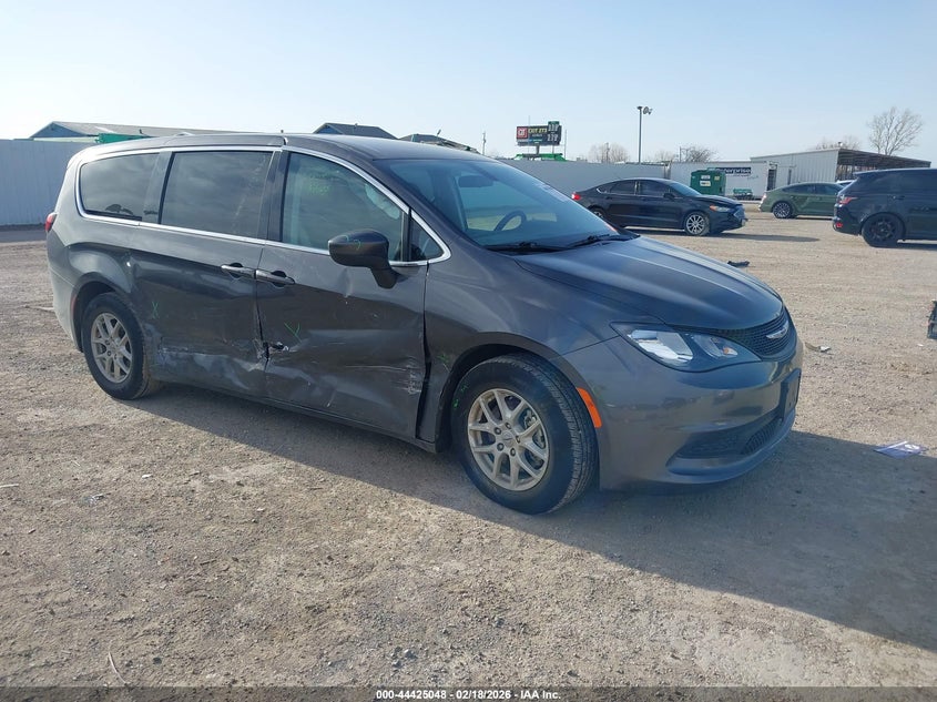 2022 Chrysler Voyager Lx