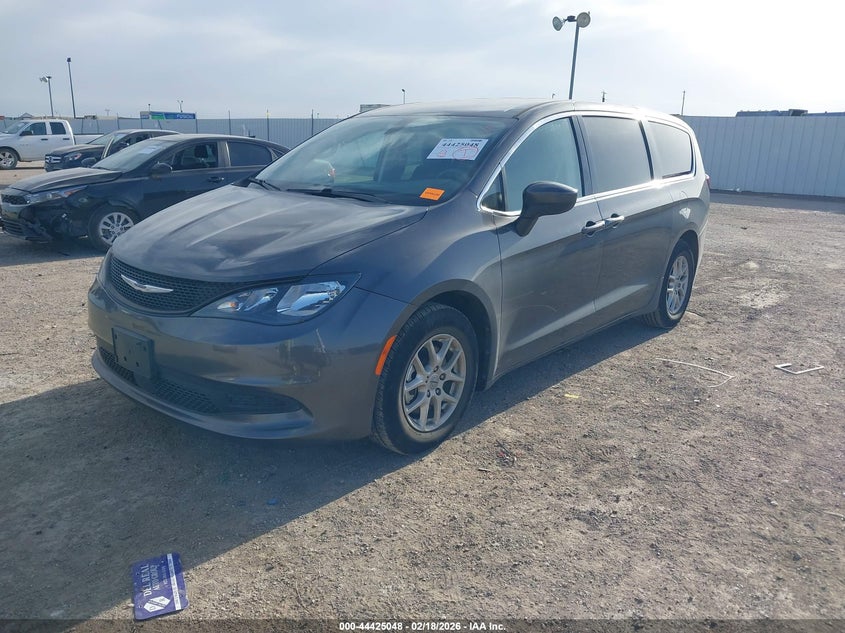 2022 Chrysler Voyager Lx