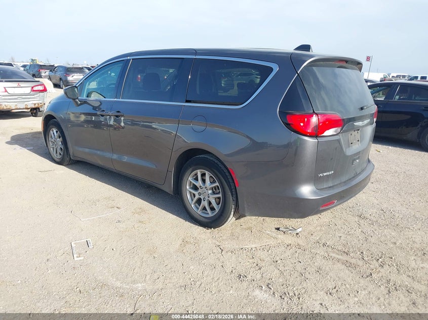 2022 Chrysler Voyager Lx