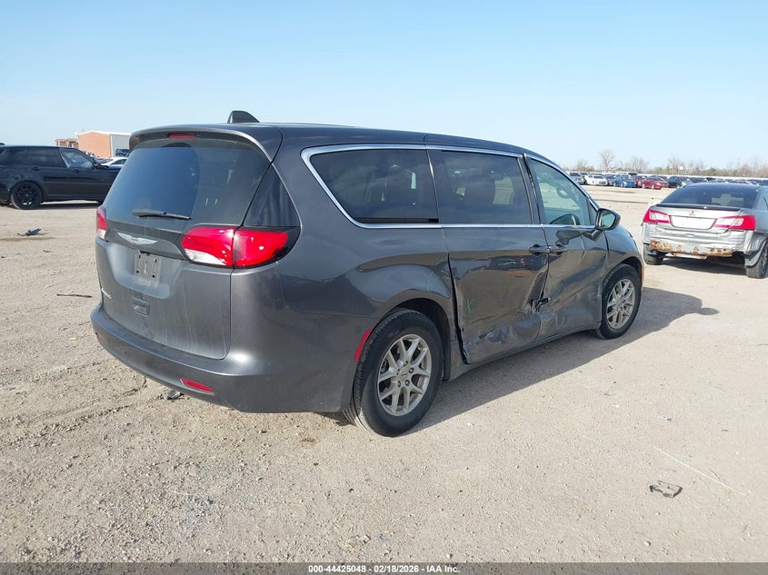 2022 Chrysler Voyager Lx