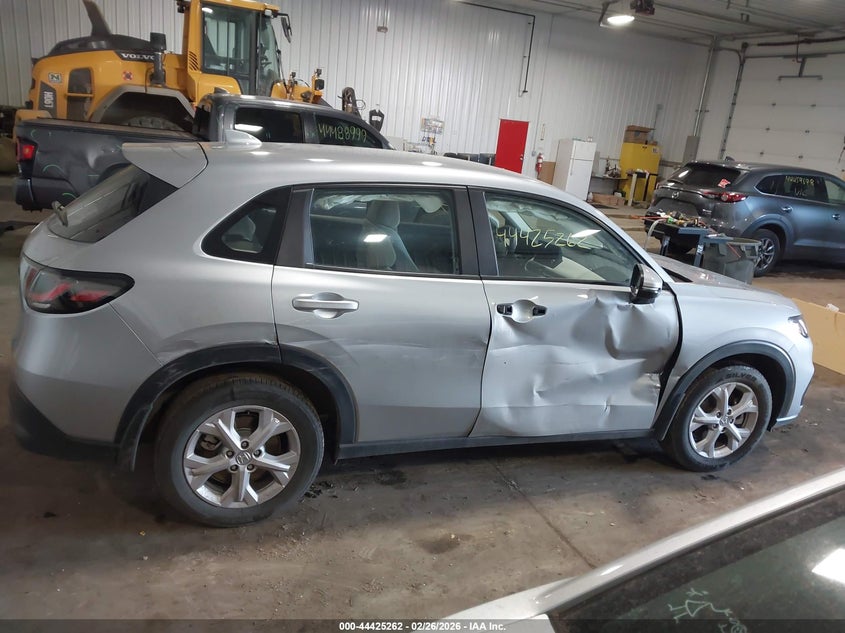 VIN: 3CZRZ2H37RM780011 2024 HONDA HR-V AWD LX