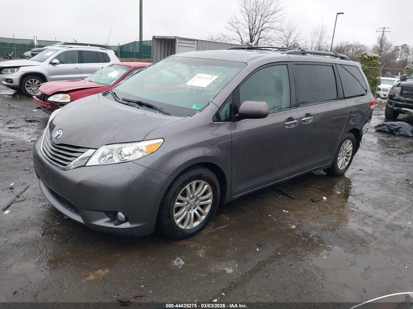 2014 Toyo Sienna Xle Fwd W/8-P Xle V6 8 Passenger