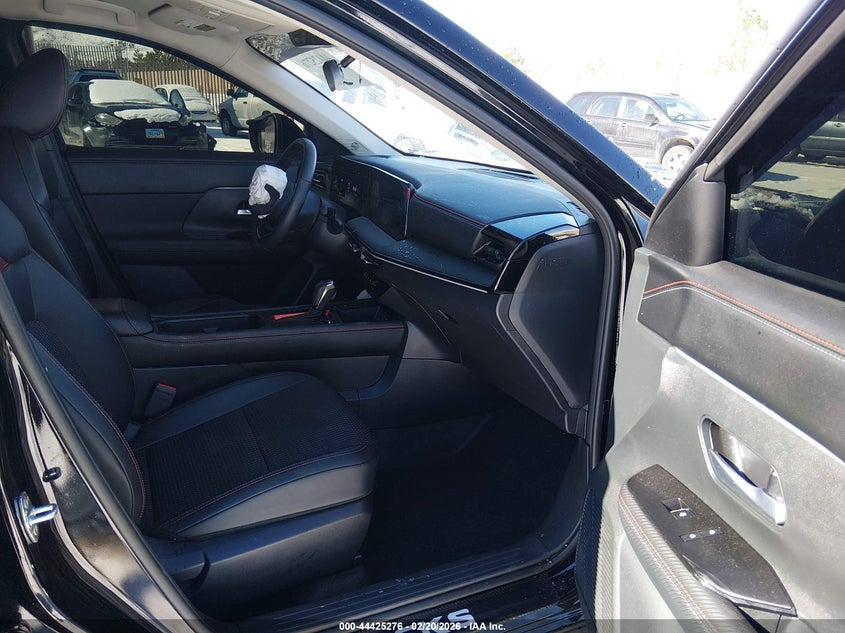 2025 Nissan Kicks Sr Intelligent Awd