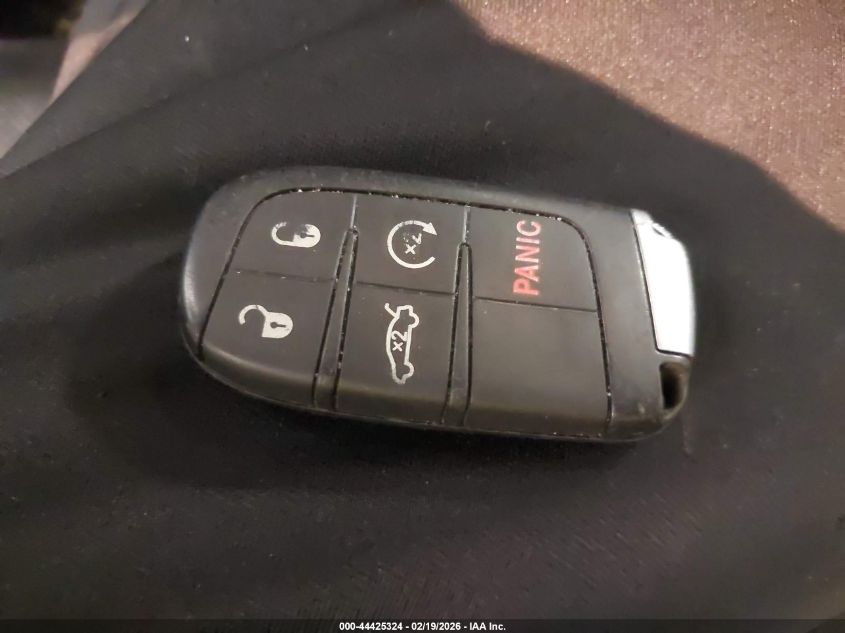 2016 Chrysler 300C Platinum VIN: 2C3CCASG3GH124181 Lot: 44425324