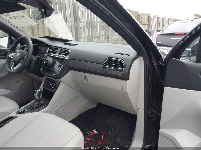 2024 Volkswagen Tiguan 2.0T Se R-Line Black