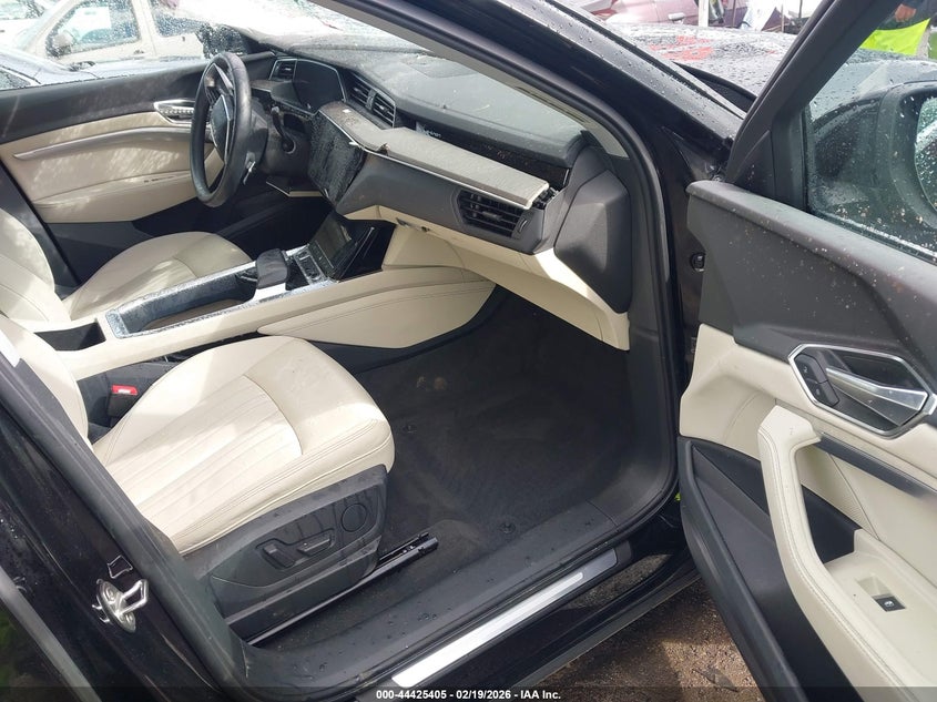 2021 Audi E-Tron Premium Quattro