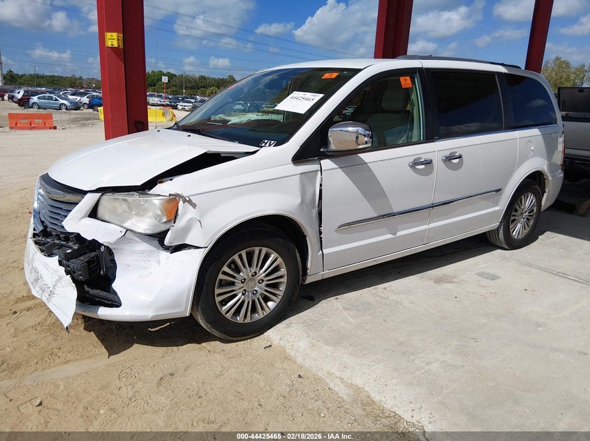 2014 Chrysler Town & Country Touring-L