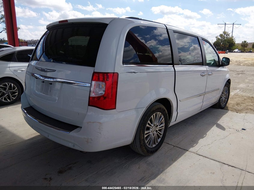 2014 Chrysler Town & Country Touring-L
