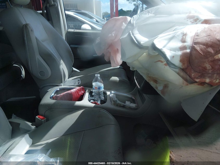 2014 Chrysler Town & Country Touring-L