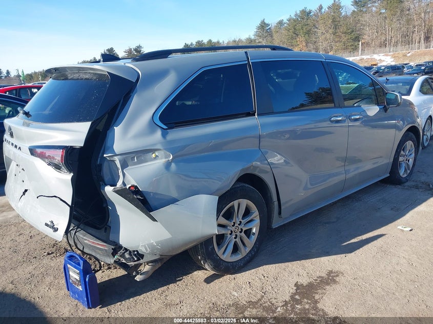 2023 Toyota Sienna Woodland Edition