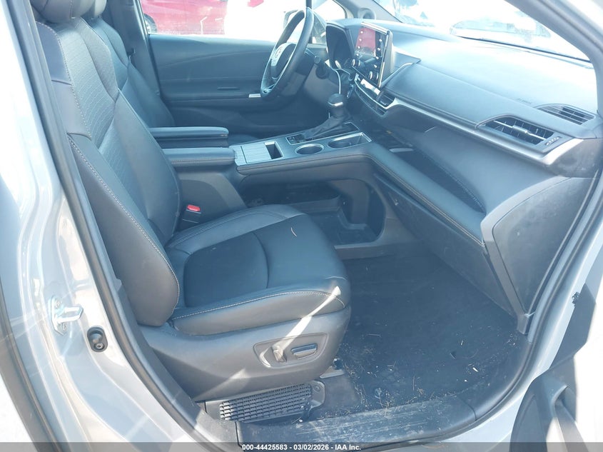 2023 Toyota Sienna Woodland Edition