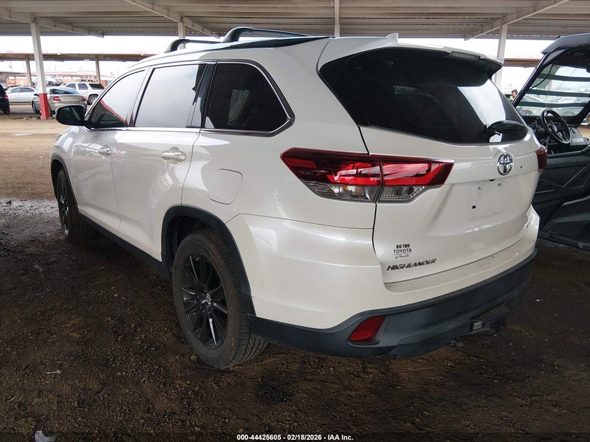 2019 Toyota Highlander Se