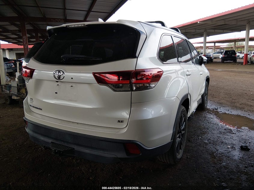 2019 Toyota Highlander Se