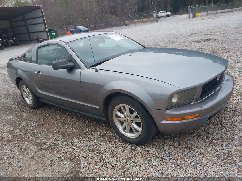 2007 Ford Mustang V6 Deluxe/V6 Premium