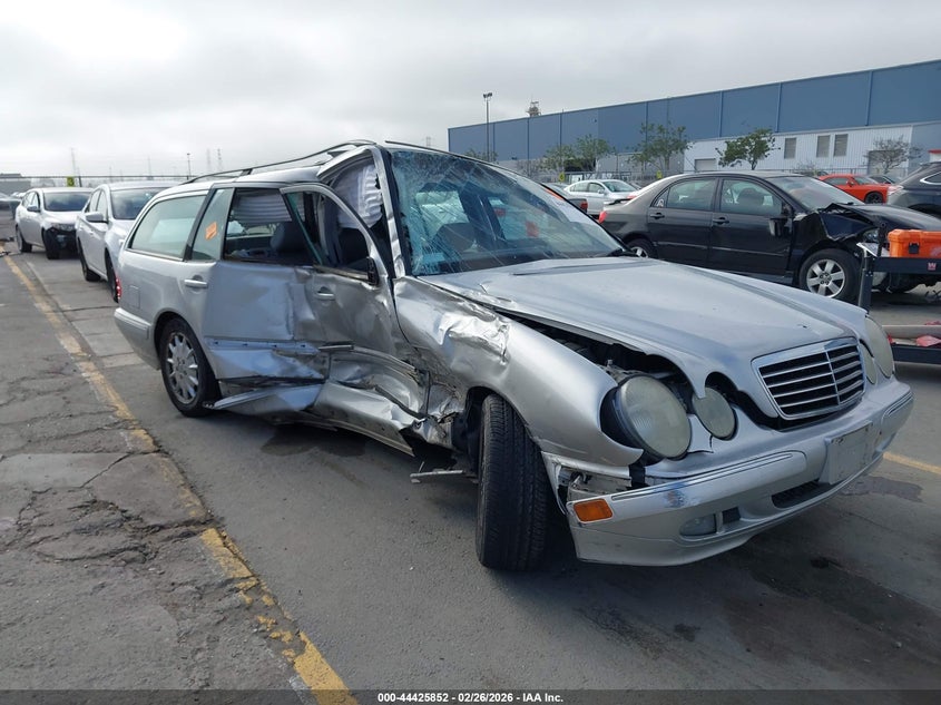 2001 Mercedes-Benz E 320 4M VIN: WDBJH82JX1X043933 Lot: 44425852