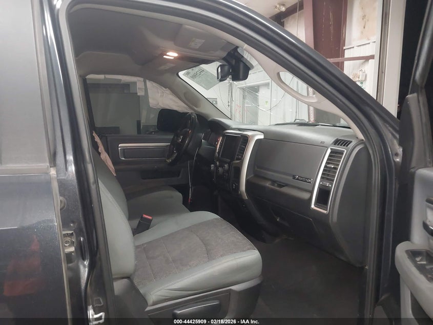 2017 Ram 1500 Big Horn 4X4 6'4 Box