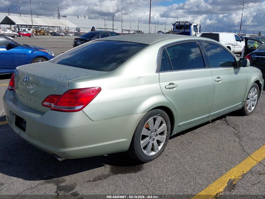 2005 Toyota Avalon Xls
