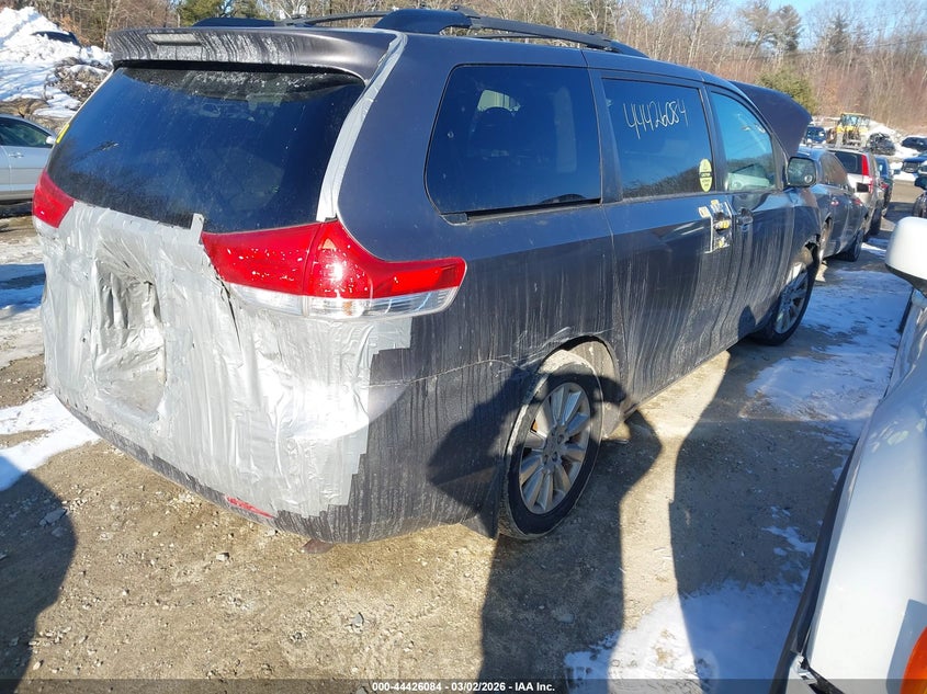 2012 Toyota Sienna Le 7 Passenger