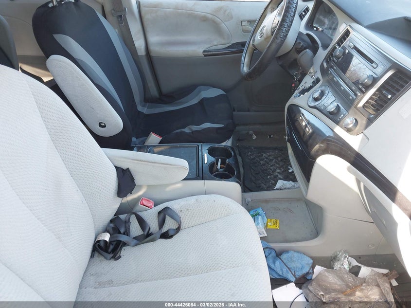 2012 Toyota Sienna Le 7 Passenger