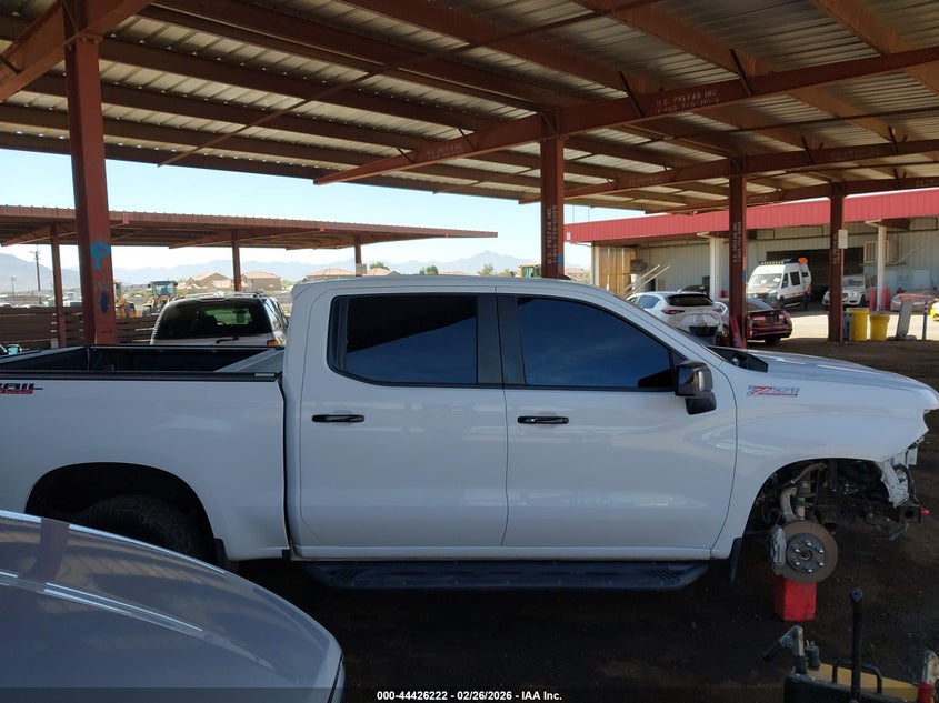 2020 Chevrolet Silverado 5.3 1500 4Wd Short Bed Lt Trail Boss white Lot 111044426222 Vin 3GCPYFED5LG125985