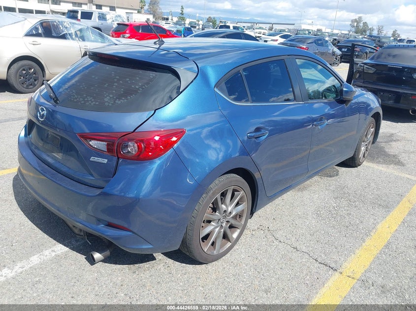 2018 Mazda Mazda3 Touring