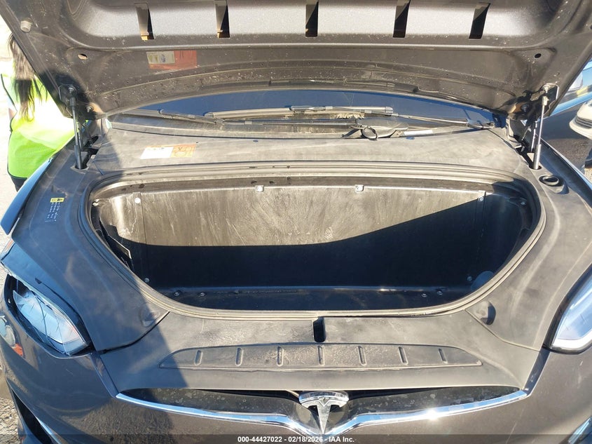 2018 Tesla Model X 100D/75D/P100D VIN: 5YJXCBE45JF089774 Lot: 44427022