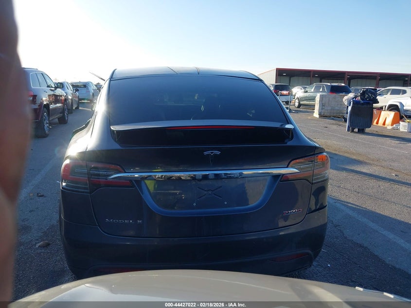 2018 Tesla Model X 100D/75D/P100D VIN: 5YJXCBE45JF089774 Lot: 44427022