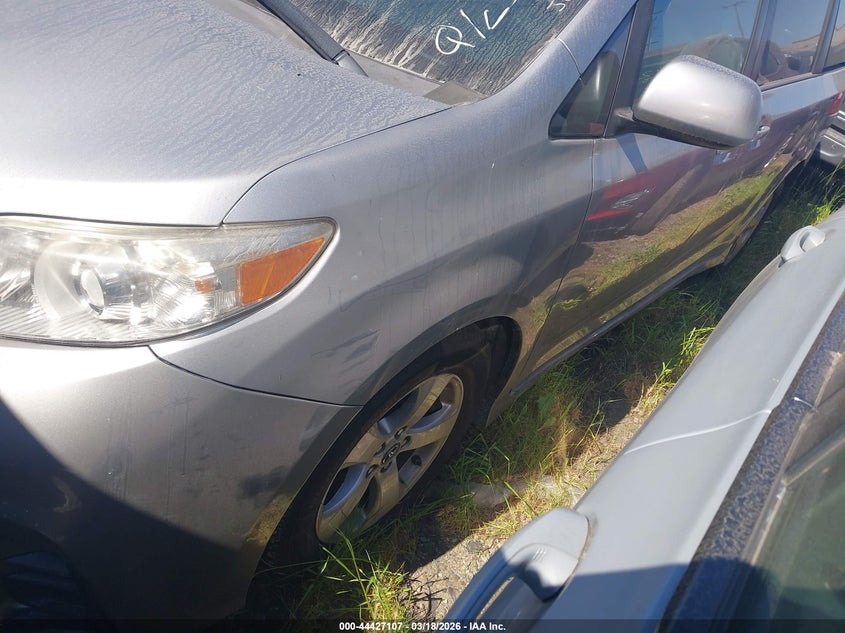 2018 Toyota Sienna Le 8 Passenger