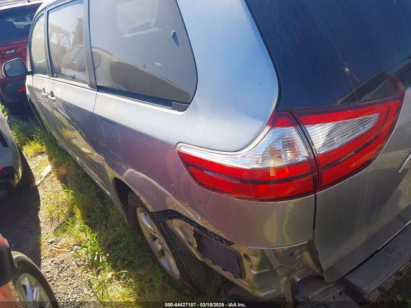 2018 Toyota Sienna Le 8 Passenger