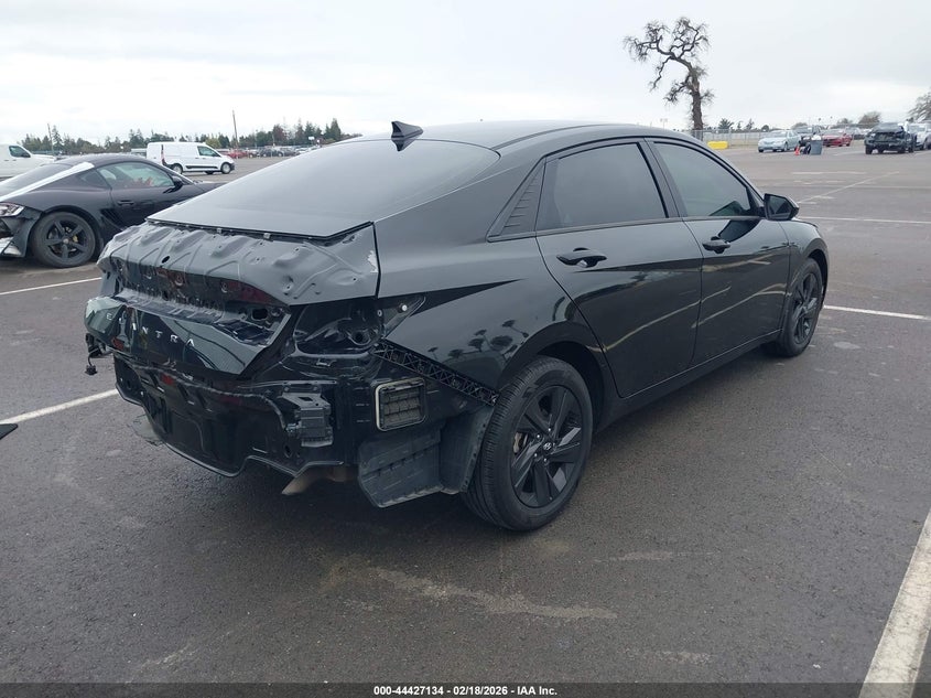 2022 Hyundai Elantra Sel