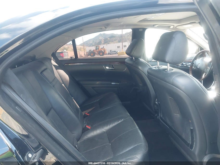 2007 Mercedes-Benz S 550 VIN: WDDNG71XX7A053319 Lot: 44427216