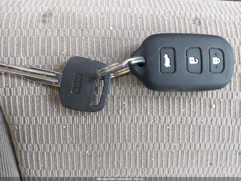 2005 Toyota Camry Le VIN: 4T1BE32K35U520764 Lot: 44427369