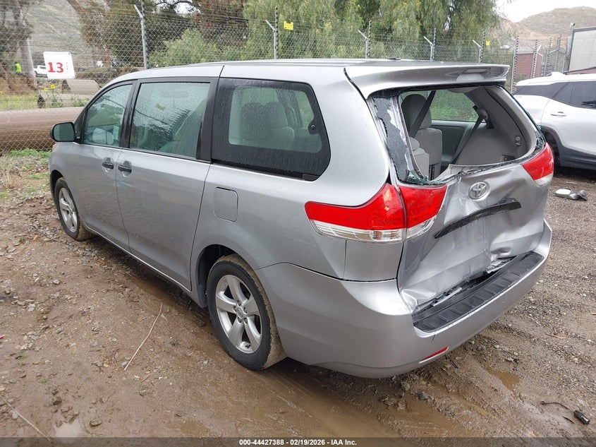 2014 Toyota Sienna L V6 7 Passenger