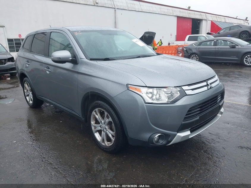 2015 Mitsubishi Outlander Se