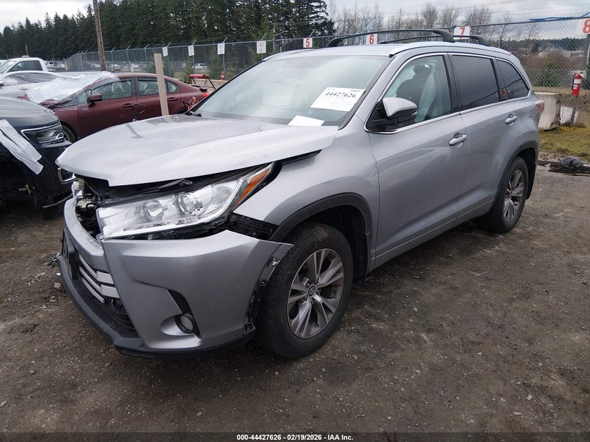 2016 Toyota Highlander Le Plus V6