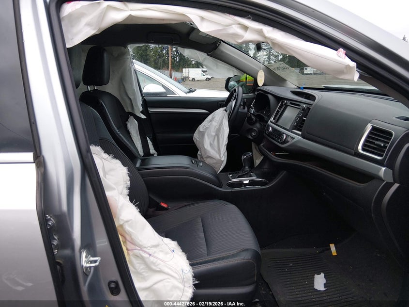 2016 Toyota Highlander Le Plus V6