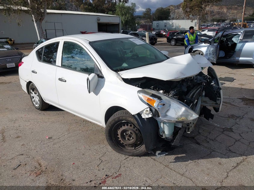 2016 Nissan Versa 1.6 S