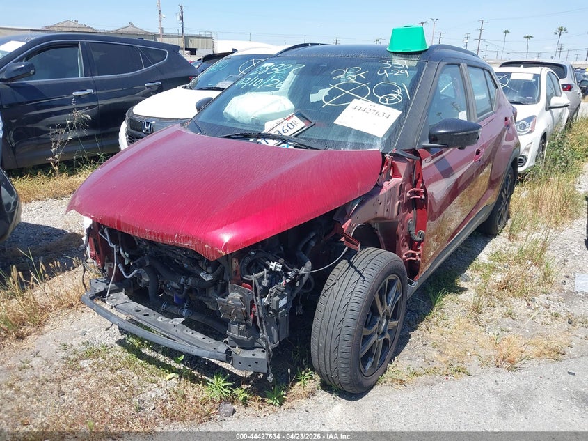 2023 Nissan Kicks Sr Xtronic Cvt
